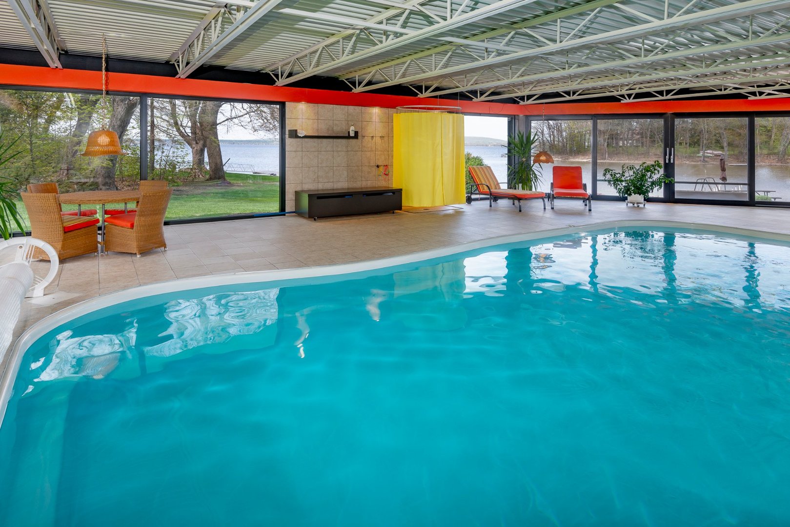 Prestigieuse maison au bord de l'eau à vendre à VaudreuilsurleLac