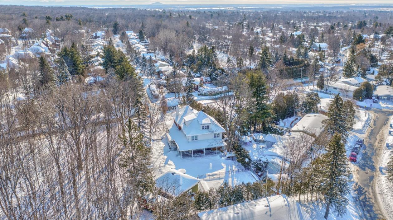 Spacieuse propriété familiale de 3 étages à SaintBrunodeMontarville