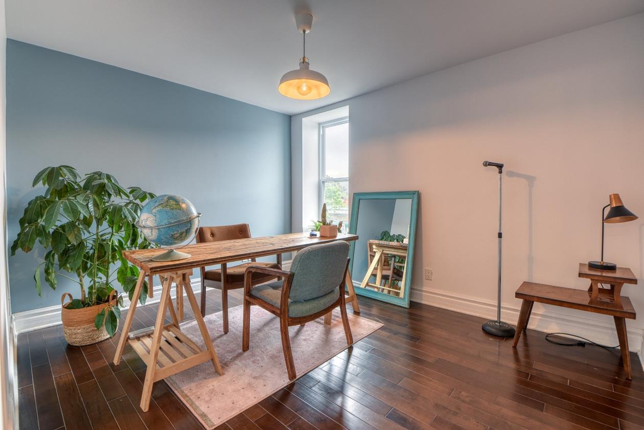 Splendide condo sur 2 niveaux avec beaucoup de style dans le quartier