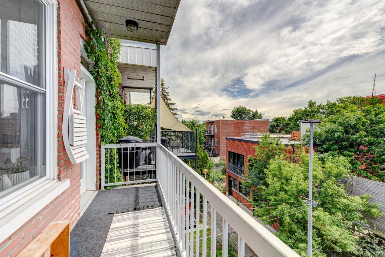 Superbe condo au dernier étage avec une impressionnante terrasse privée