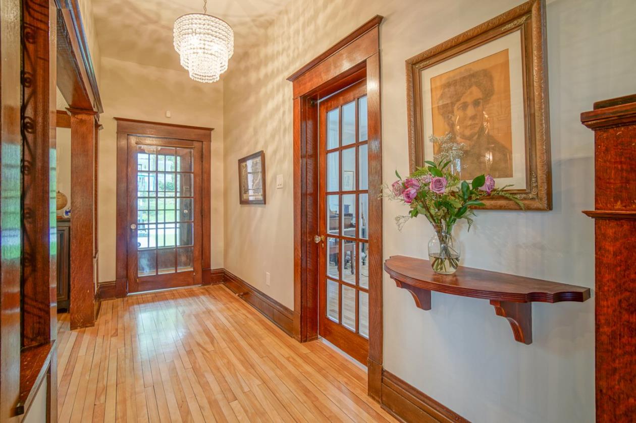 Majestueuse propriété centenaire dans le quartier JacquesCartier de la