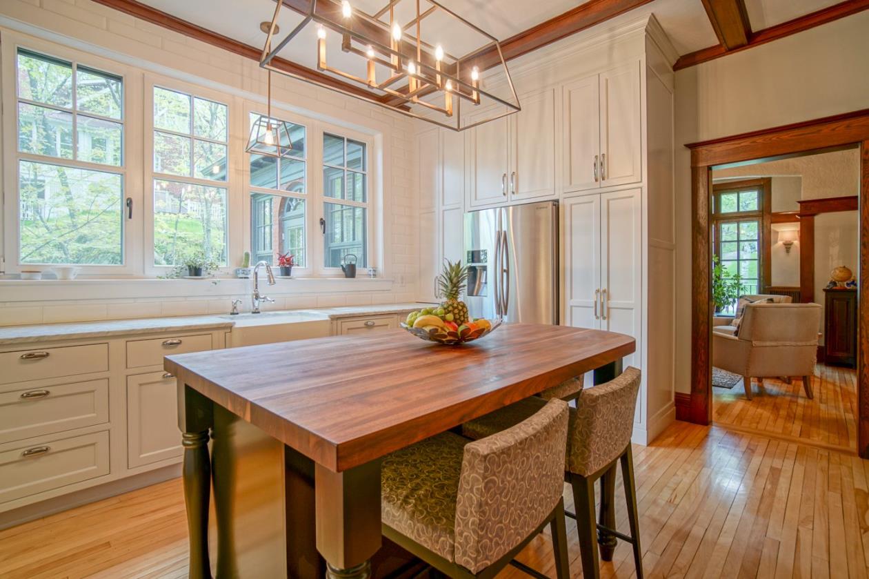 Majestueuse propriété centenaire dans le quartier JacquesCartier de la