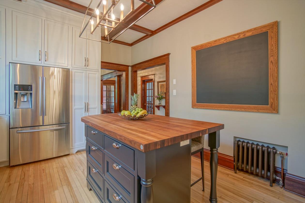 Majestueuse propriété centenaire dans le quartier JacquesCartier de la