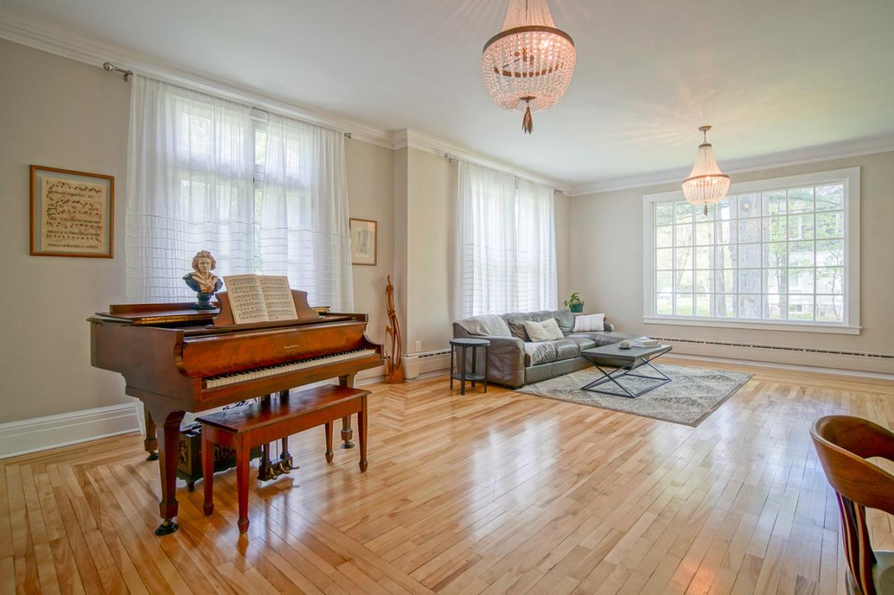 Majestueuse propriété centenaire dans le quartier JacquesCartier de la