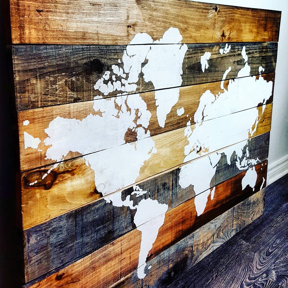 Des superbes cartes du monde composées de 7 planches de bois - Joli