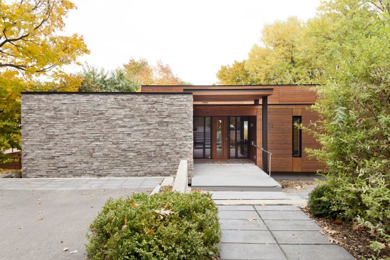 Résidence rue de l'Anse un avantaprès d'une maison des années 70 à