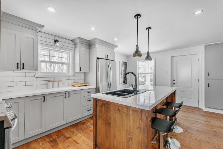 Charmante maison centenaire à vendre en plein coeur de SaintAmbroise