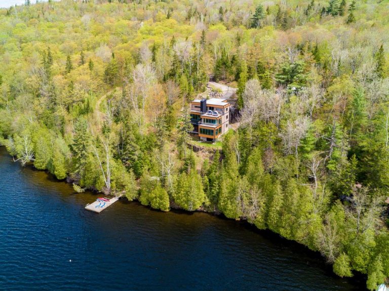 Chalet d'architecte au design unique en vente à SainteMargueritedu