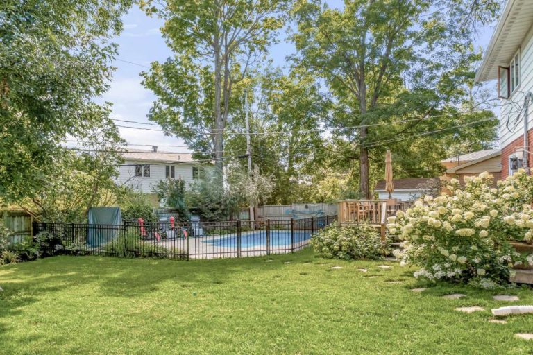 Maison familiale parfaite en vente à Beaconsfield dans l'agglomération