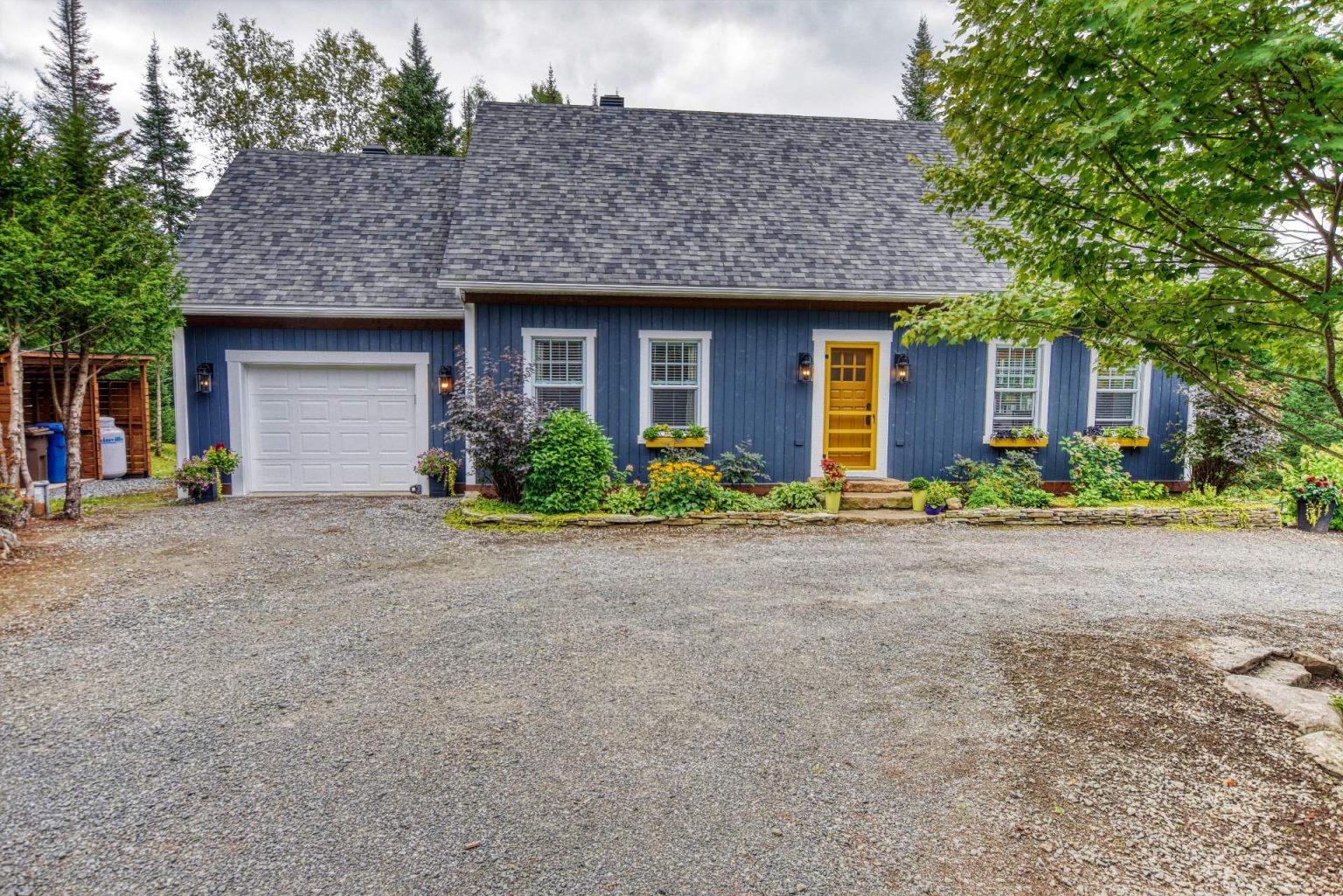 Cette splendide maison en vente à MorinHeights est chaleureuse et