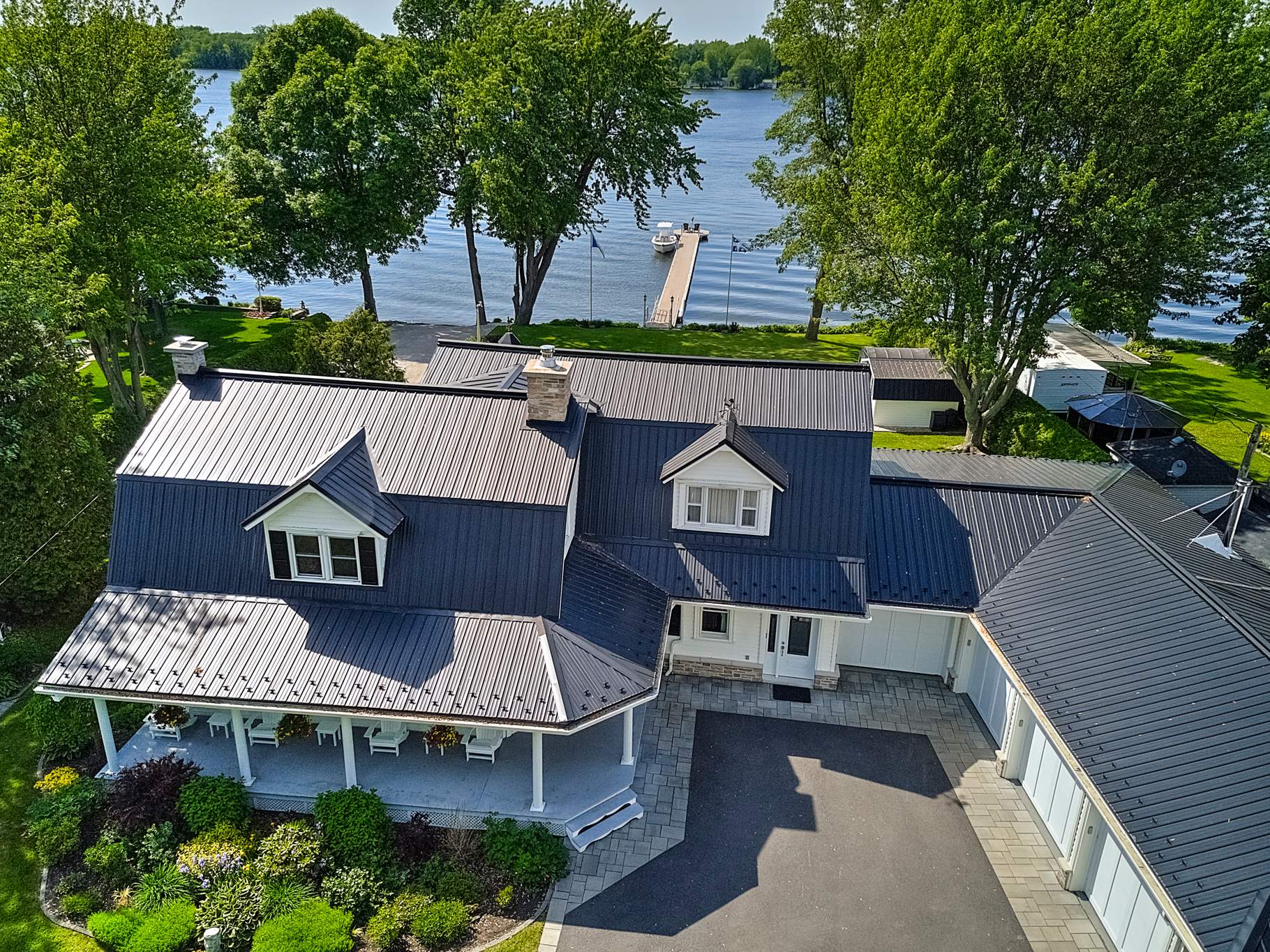 Sublime propriété de luxe au bord du Lac Champlain qui dispose d'un