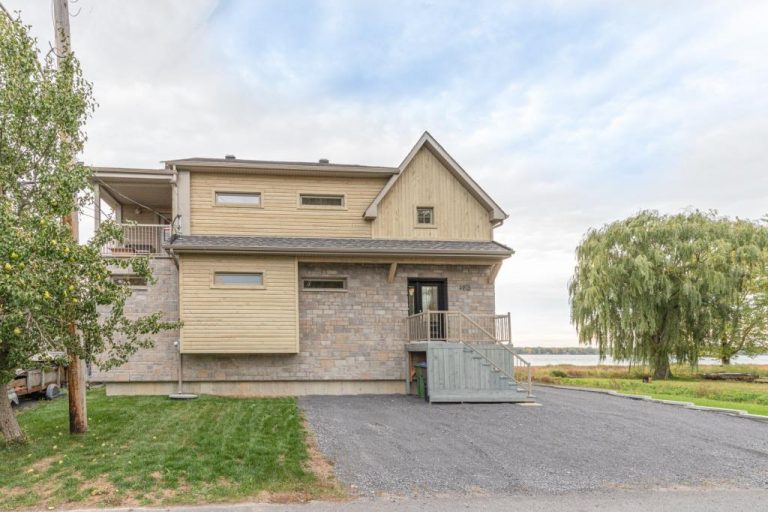 Impressionnante propriété au design original et unique à SaintBlaise