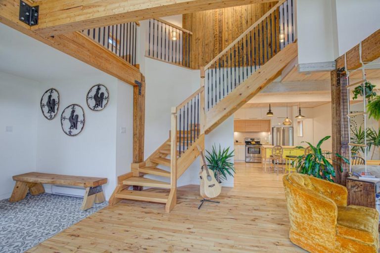 Impressionnante propriété au design original et unique à SaintBlaise