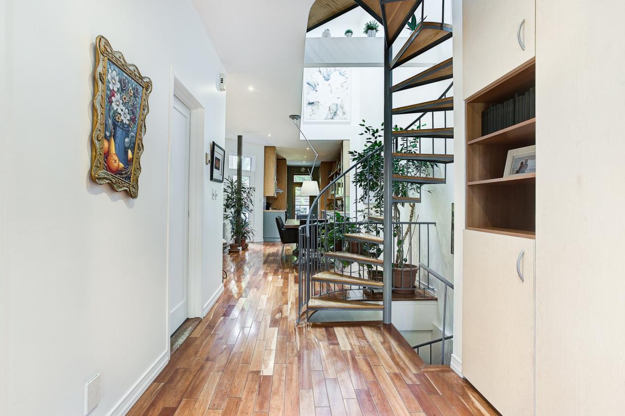 Jolie maison à étages aménagée de façon impeccable à Outremont - Joli ...