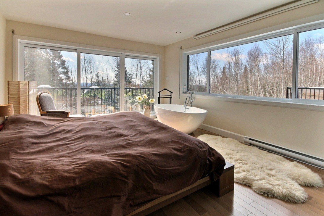 Intéressante maison écologique dans la ville de FossambaultsurleLac