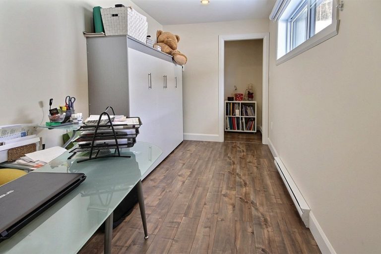 Intéressante maison écologique dans la ville de FossambaultsurleLac