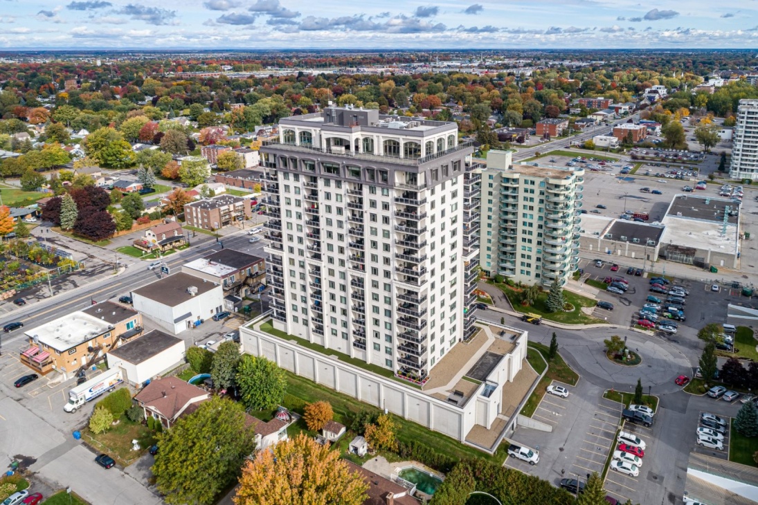 Superbe penthouse avec vue panoramique sur le fleuve StLaurent à