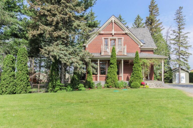Accueillante maison au bord de l'eau à SaintAntoinesurRichelieu en