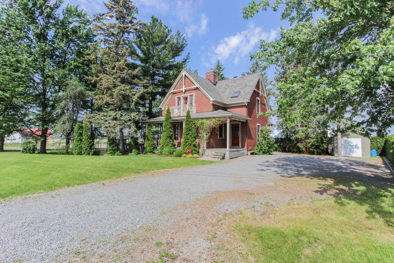 Accueillante maison au bord de l'eau à SaintAntoinesurRichelieu en