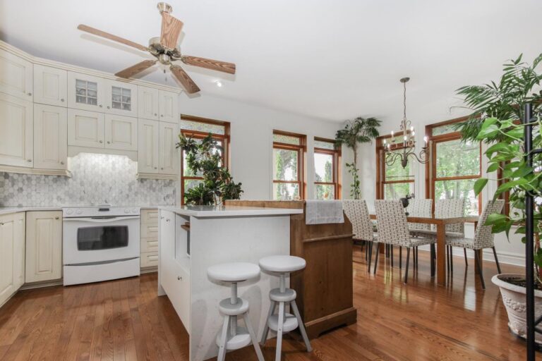 Accueillante maison au bord de l'eau à SaintAntoinesurRichelieu en