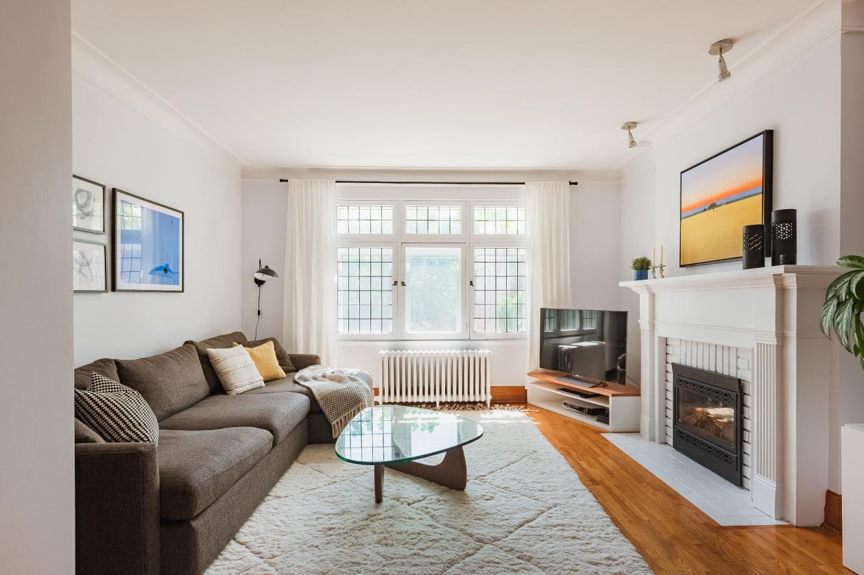 Condo avec beaucoup de cachet au rezdechaussée d'un duplex du