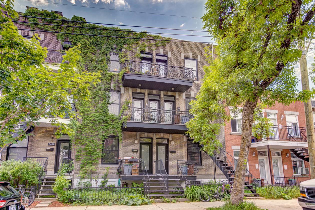 Superbe condo au dernier étage avec une impressionnante terrasse privée