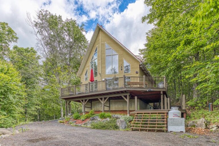 Propriété de rêve en pleine nature à StonehametTewkesbury en périphérie de Québec Joli Joli