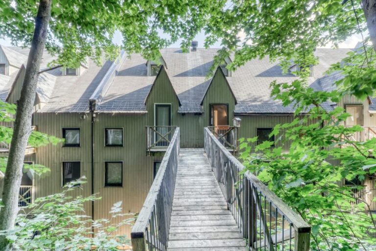 Élégante unité de condo à Piedmont dans les Laurentides Joli Joli Design