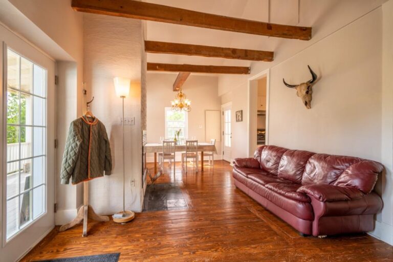 Chaleureuse propriété ancestrale de 1865 à SaintZéphirindeCourval Joli Joli Design