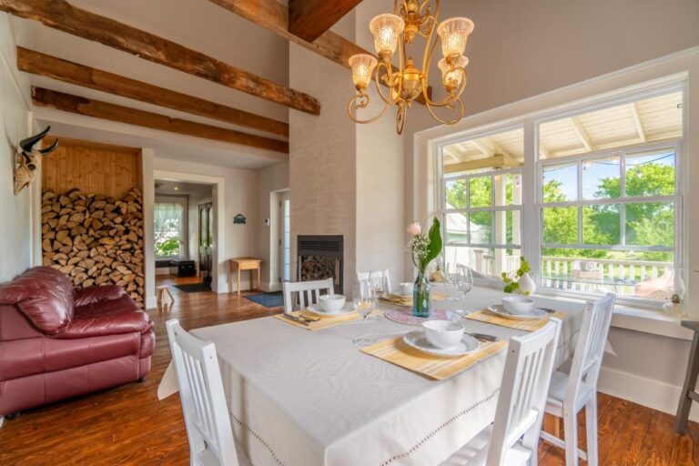 Chaleureuse propriété ancestrale de 1865 à SaintZéphirindeCourval Joli Joli Design