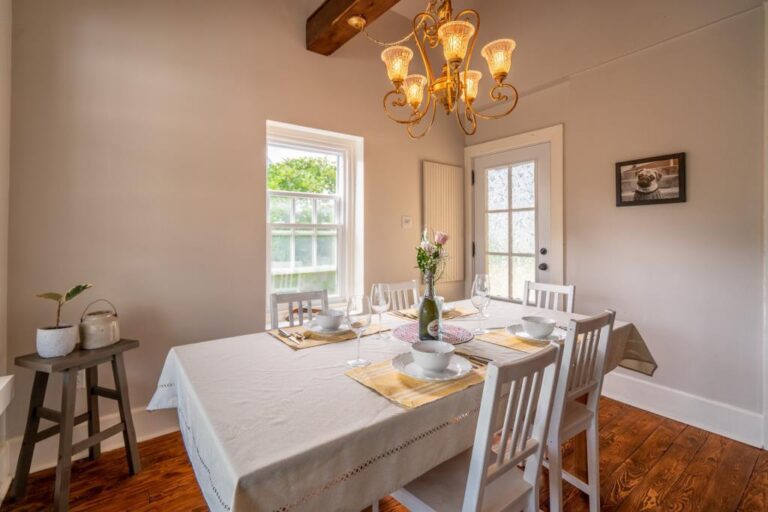 Chaleureuse propriété ancestrale de 1865 à SaintZéphirindeCourval