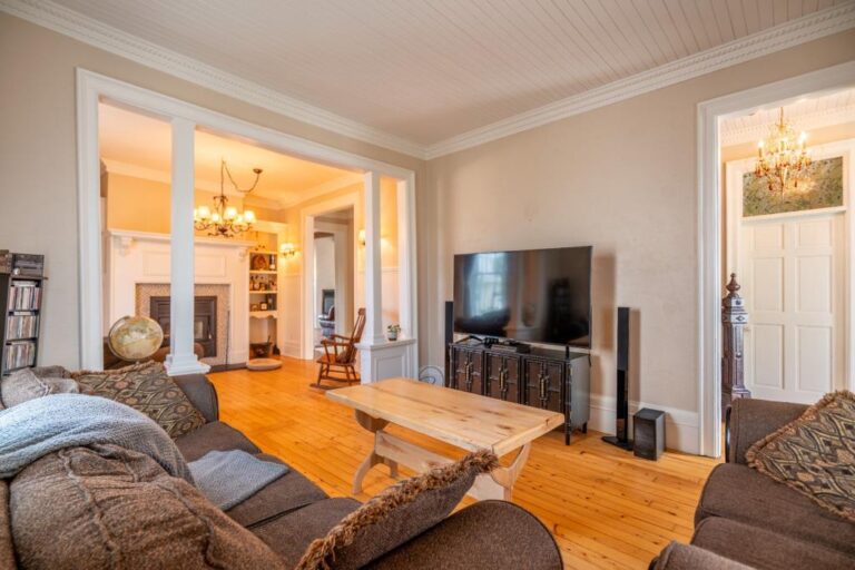 Chaleureuse propriété ancestrale de 1865 à SaintZéphirindeCourval