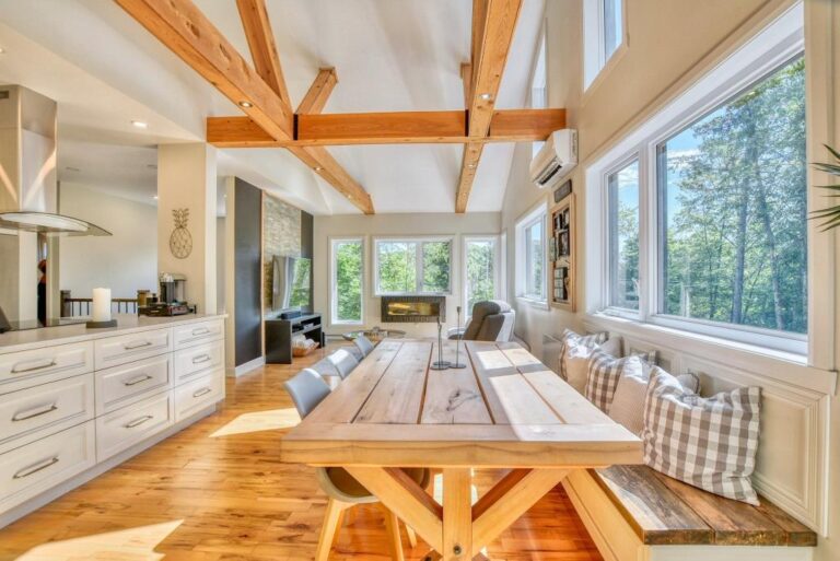 Superbe maison avec beaucoup de charme à Sainte-Adèle dans les