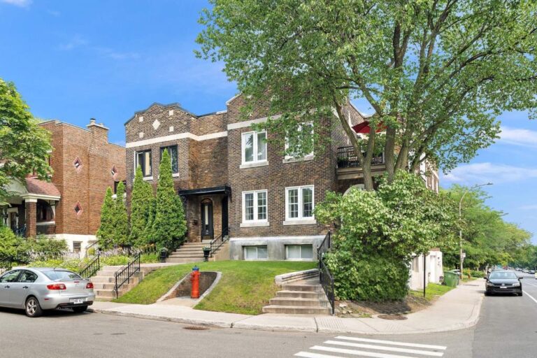 Élégant condo haut de duplex avec énormément de cachet dans le quartier