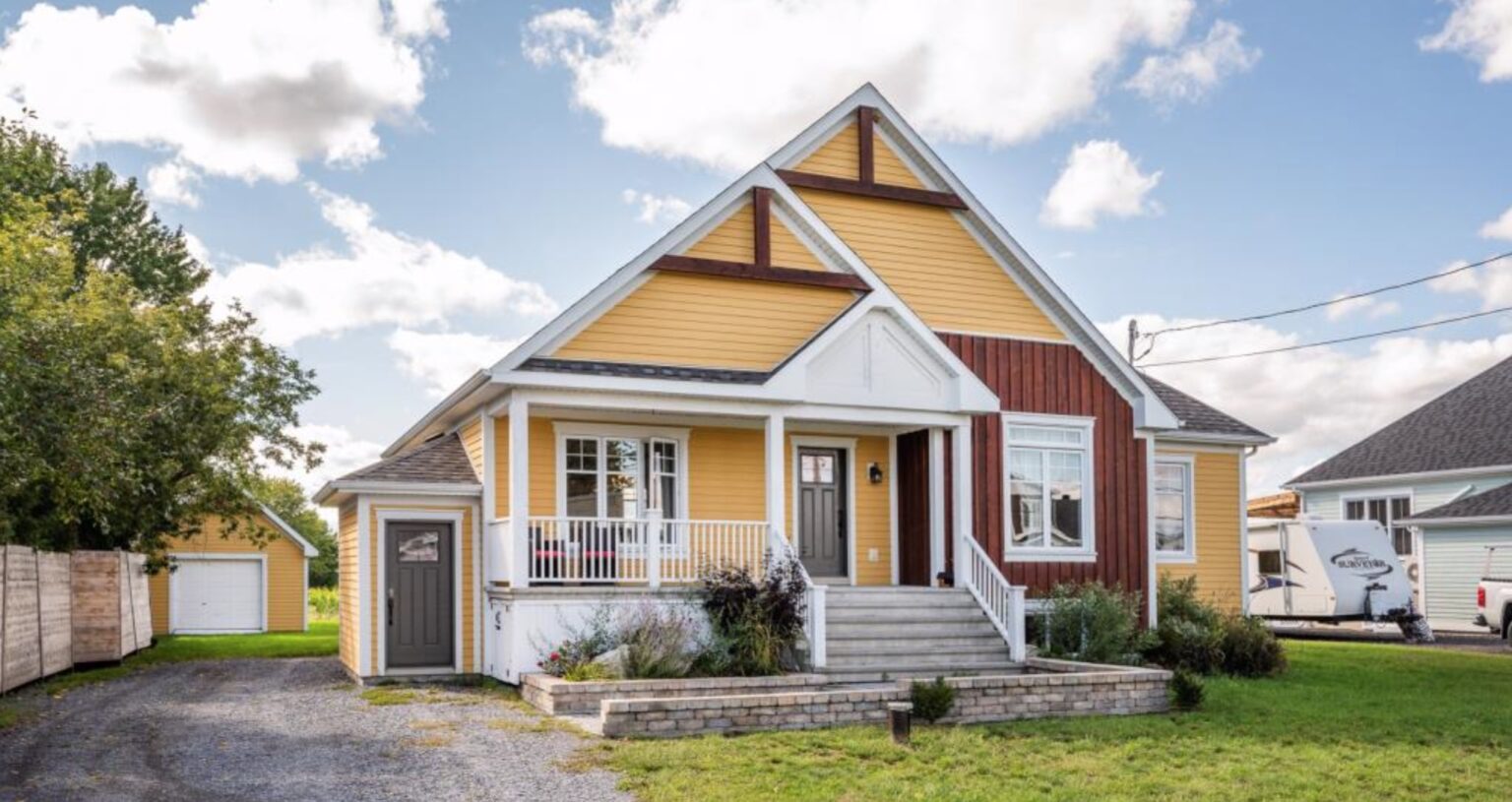 Charmante propriété à aire ouverte à NotreDamedeStanbridge en Estrie Joli Joli Design