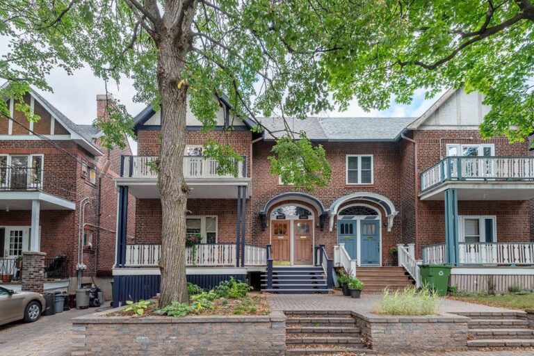 Élégant condo avec beaucoup de cachet dans le Village Monkland à Notre