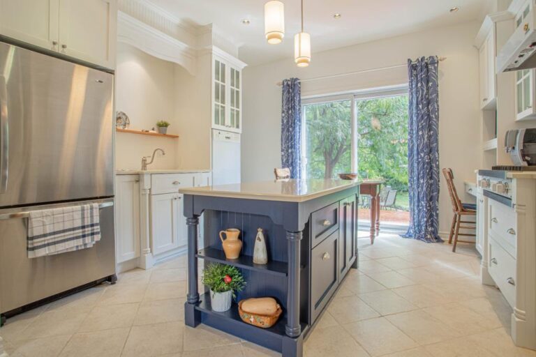 Accueillante propriété entretenue avec soin à SaintCypriendeNapierville en Montérégie Joli