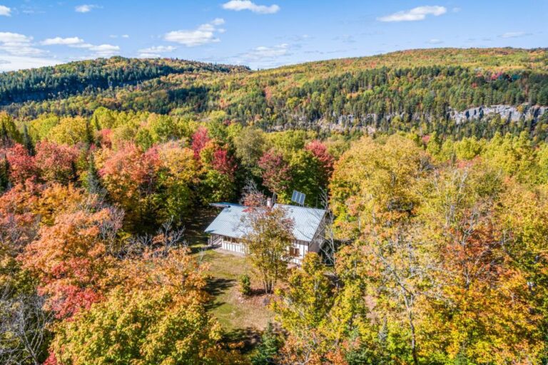 Singulière propriété au style unique à Mandeville dans Lanaudière