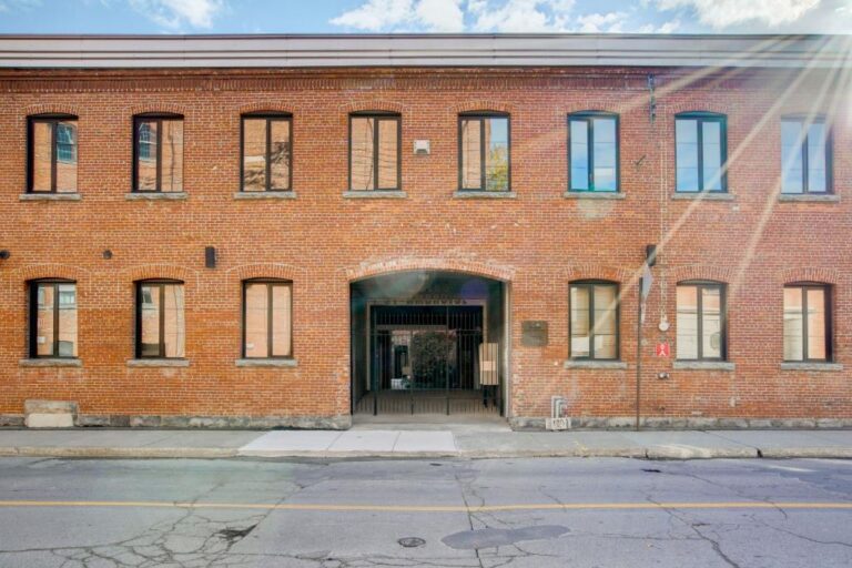 Loft industriel d'exception au coeur du quartier de SaintHenri à