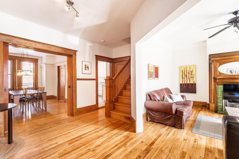 Accueillante maison à étages dans le quartier NotreDamedeGrâce à