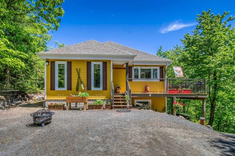 Accueillant chalet au bord de l'eau à Shawinigan en Mauricie Joli