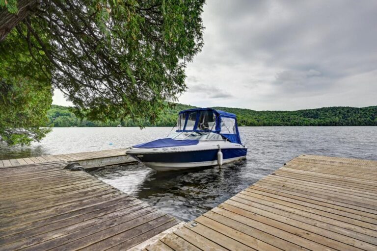 Charmant chalet au bord de l'eau à Barkmere dans les Laurentides Joli