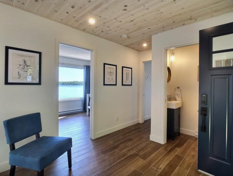 Attrayant chalet au bord de l'eau à Magog en Estrie - Joli Joli Design