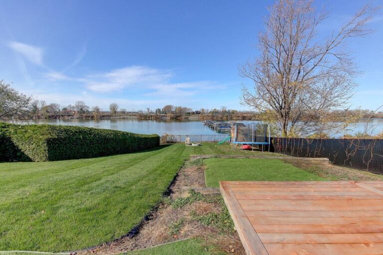 Superbe maison rénovée au bord de l'eau à SaintCharlessurRichelieu