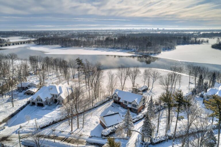 Majestueuse résidence sur l'Île Morris à Boisbriand Joli Joli Design