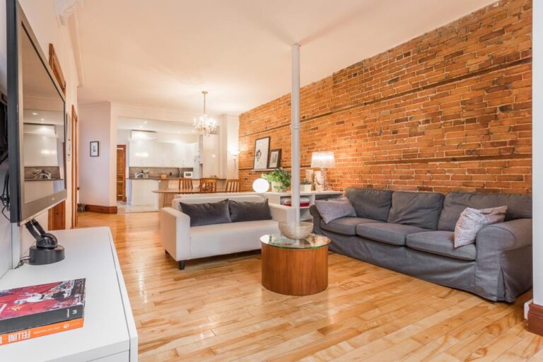 Condo avec beaucoup de cachet au dernier étage d'un triplex du Plateau