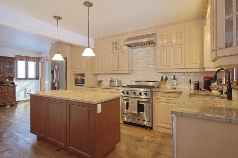 Belle résidence en pleine nature à SaintUrbainPremier en Montérégie