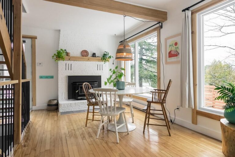 Charmante maison rénovée à FossambaultsurleLac dans la région de la