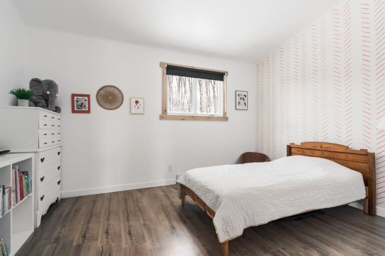 Charmante maison rénovée à FossambaultsurleLac dans la région de la