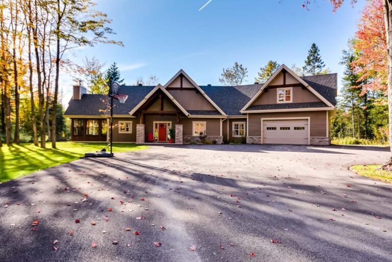 Maison de rêve construite en 2019 à L'AngeGardien en Outaouais Joli